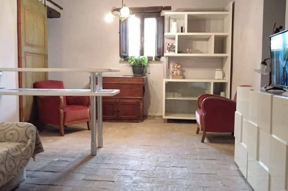 Entire apartment, Cozy detached house in the historic center of Umbertide indoor garden in Umbertide, Valtiberina