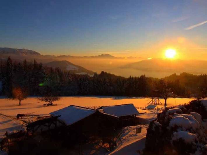 Ferienhaus für 4 Personen, mit Ausblick und Seeblick sowie Terrasse und Garten, kinderfreundlich im Salzkammergut