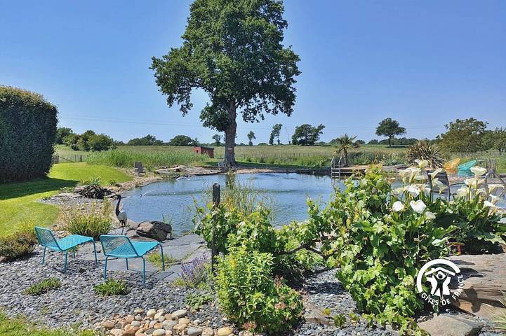 Maison de vacances pour 10 personnes, avec jardin et piscine à Niafles