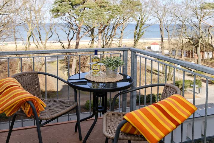 Ferienwohnung für 4 Personen, mit Balkon und Sauna sowie Seeblick in Kühlungsborn