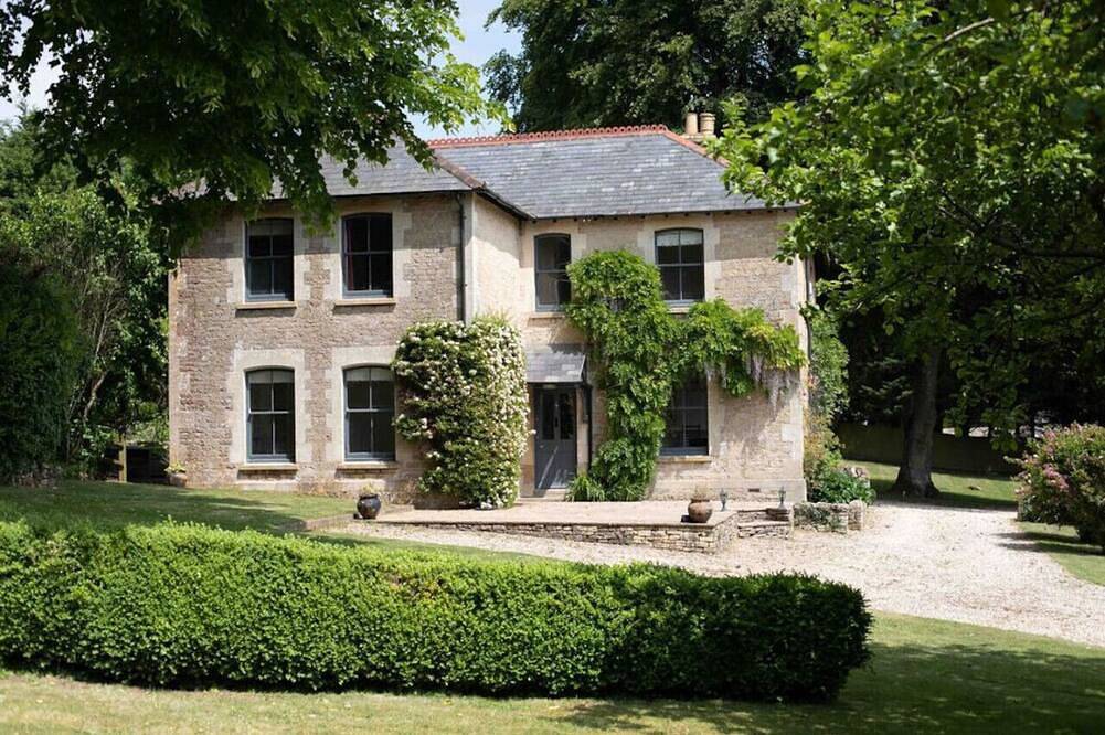 Trinity Farmhouse - Stunning House & Gardens in Cirencester, Gloucestershire