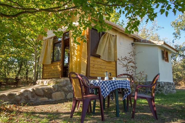 Gîte pour 3 personnes, avec Balcon/Terrasse ainsi que Jardin et Piscine à Candeleda
