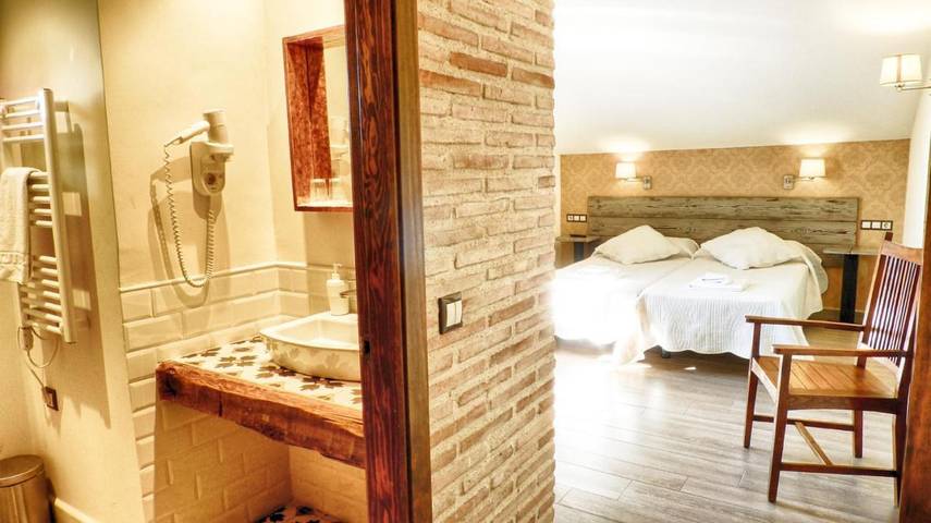 Chalet para 16 personas, con jardín y jacuzzi además de piscina y terraza en Sierra Norte de Guadalajara - 3