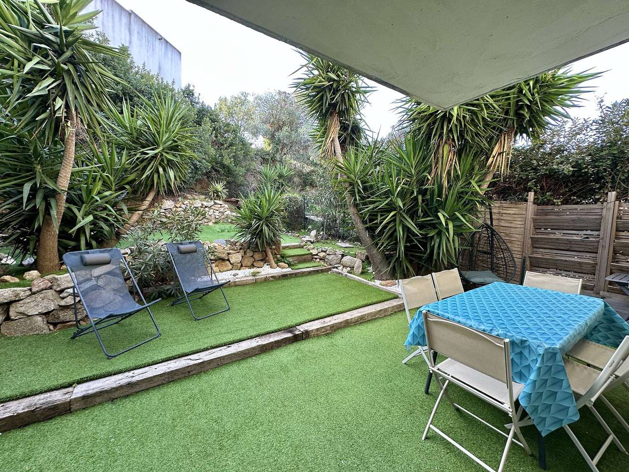 Apartamento entero, Apartamento con Terraza y Parking Privado – Cerca de la Playa in L'Île-Rousse, Region de Calvi