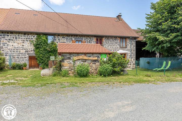 Le Tilleul in Charbonnières-les-Varennes, Regionaler Naturpark Volcans d'Auvergne
