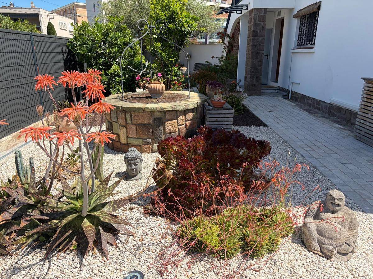 Two-Bedroom House in Fréjus, Côte méditerranéenne (France)