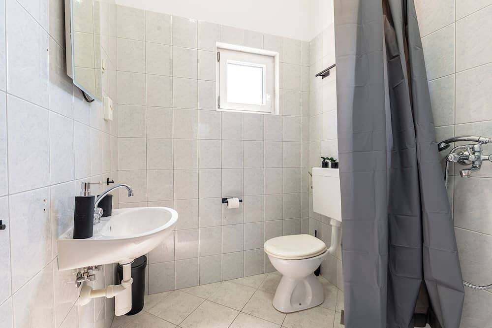 Entire apartment, 301 room with balcony, sea view & hot tub access in Lokva Rogoznica, Split-Dalmatia