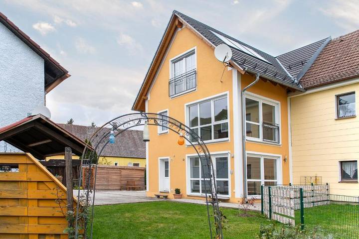 Ferienhaus für 2 Personen, mit Terrasse und Garten