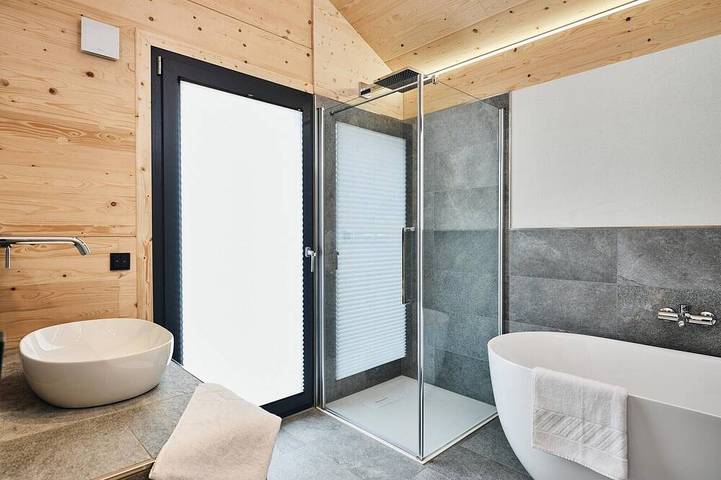 Chalet für 10 Personen, mit Pool und Sauna sowie Balkon in Haus - 4