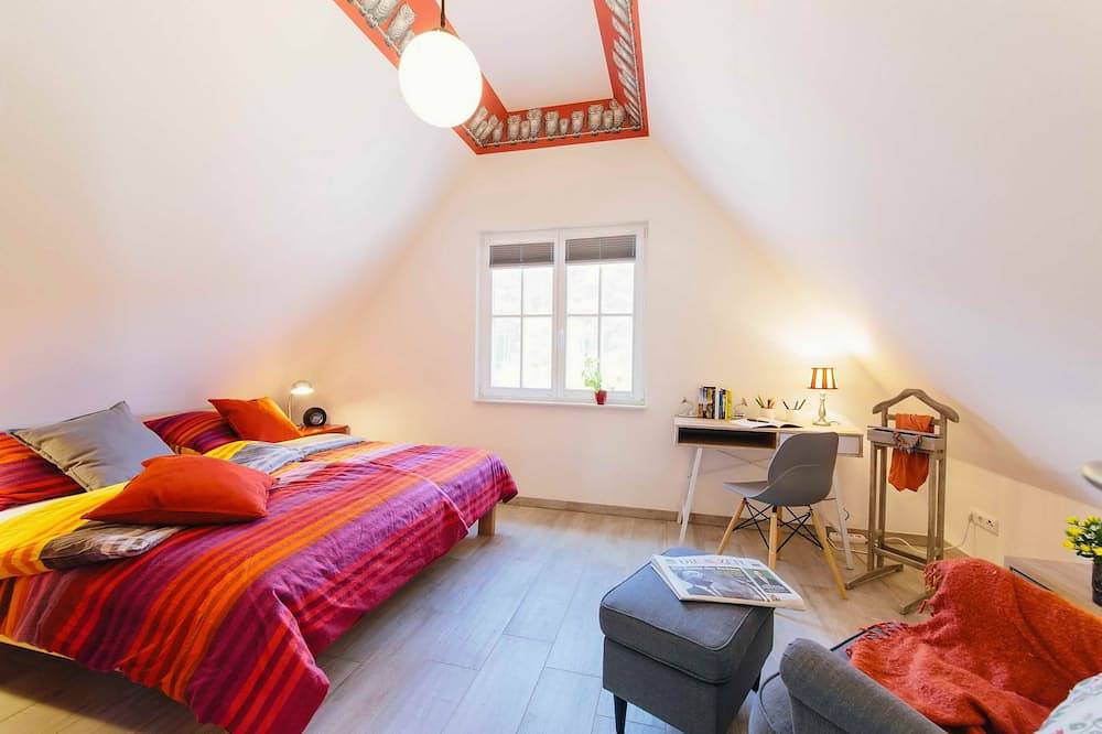 Ferien genießen unterm Reetdach - strandnah, Sauna, Kaminofen, Wlan, Hund willk. in Ostseebad Glowe, Glowe