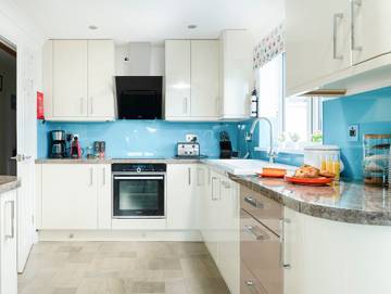 Holiday Rental for 6 People in Benllech, Isle of Anglesey, Photo 1