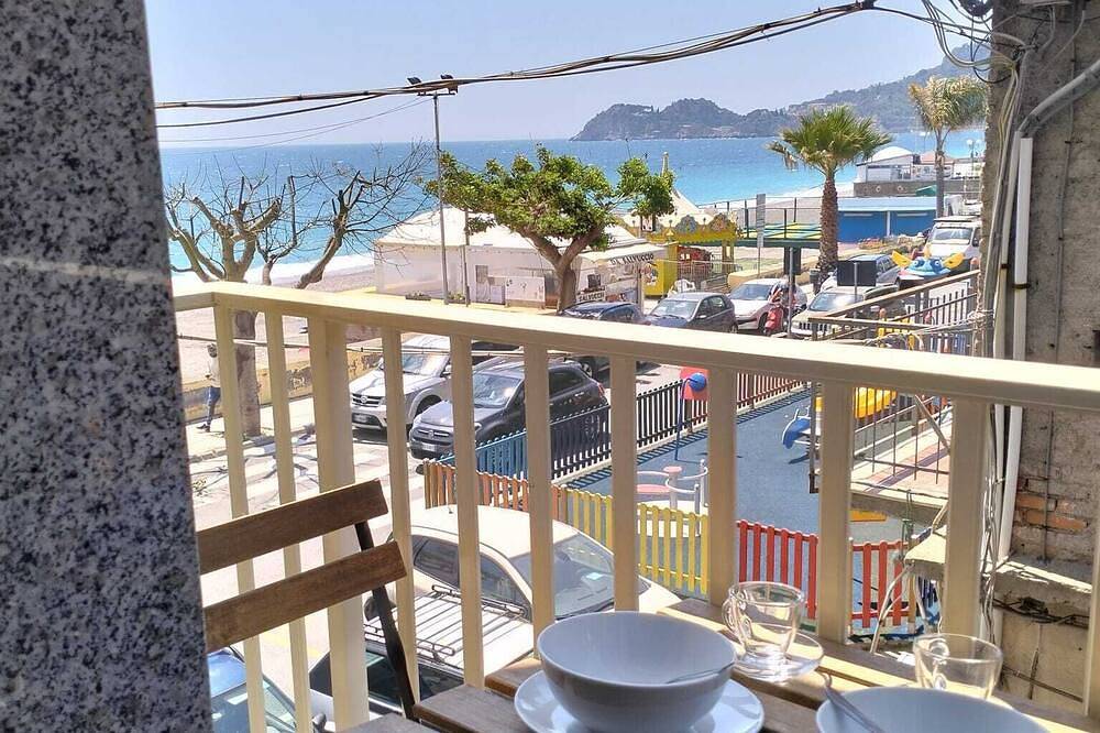 Ganze Wohnung, Ist 5 letojanni beigetreten. in Letojanni, Messina Provinz