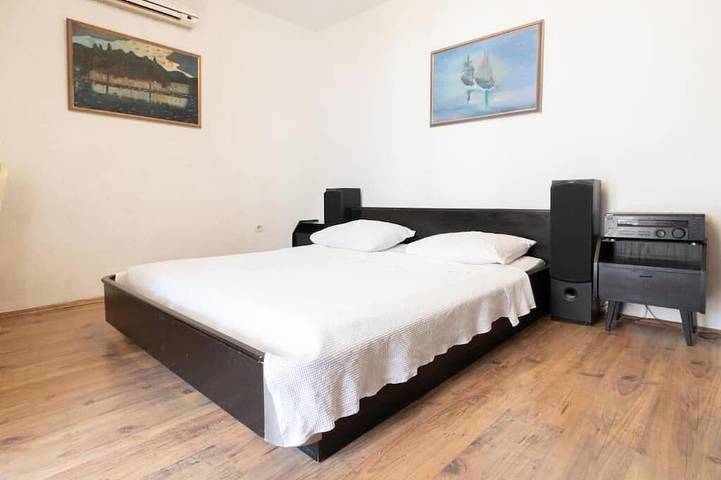 Ganze Wohnung, Geräumige 3-Zimmer-Wohnung im charmanten Stadtzentrum von Makarska. in Makarska, Makarska Riviera