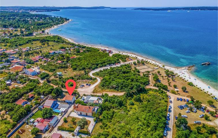 Ferienhaus für 6 Personen, mit Terrasse in Peroj - 2