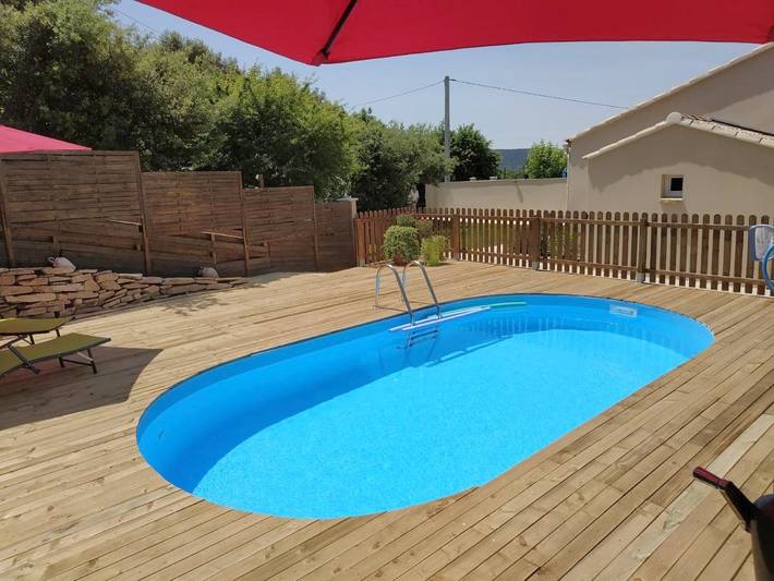 Location de vacances pour 5 personnes, avec vue ainsi que jardin et piscine à Entrechaux - 2