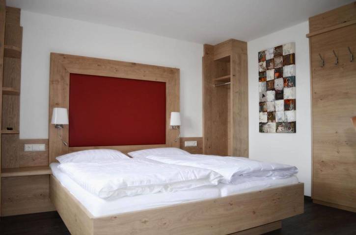 Hotel für 2 Personen, mit Garten in Tiefenbronn