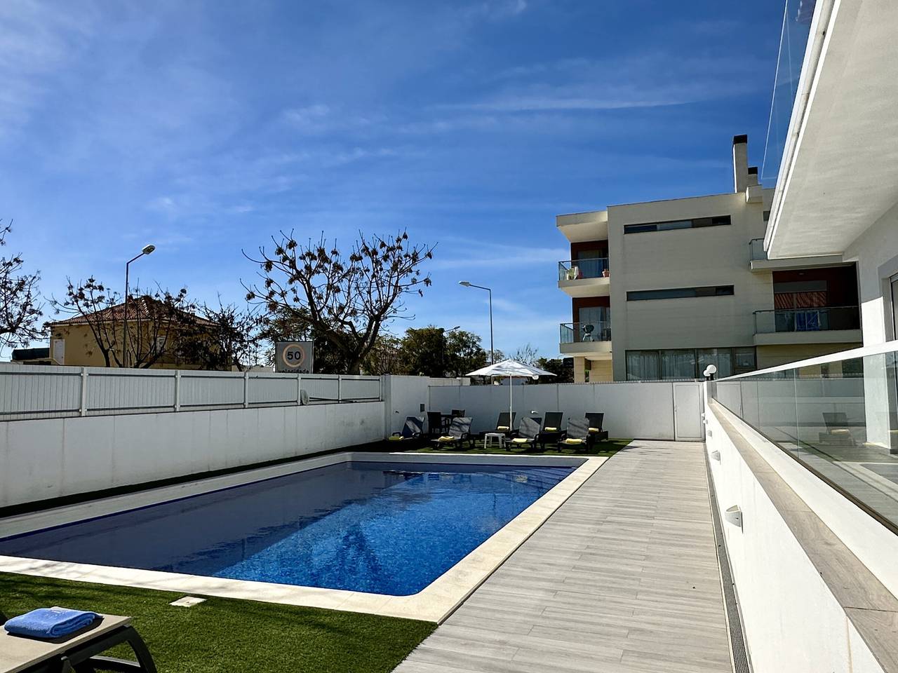 Apartamento inteiro, Apartamento de férias para 8 pessoas com terraço in Ferreiras, Distrito de Faro