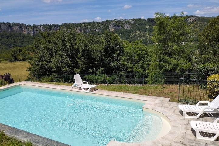 Gîte pour 4 personnes, avec terrasse et jardin à Saint-Géry