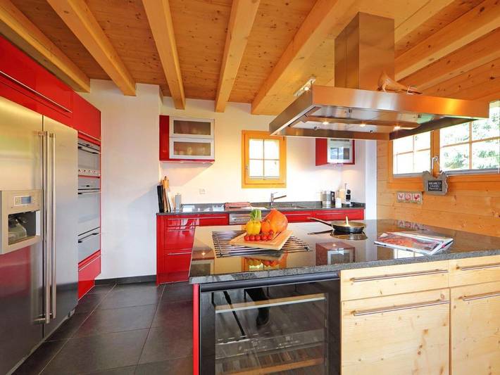 Gîte pour 8 personnes, avec terrasse et sauna ainsi que jardin et jacuzzi, animaux acceptés dans Chesières - 4