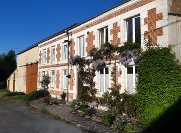 Maison D’hôte pour 4 Personnes dans Neuville-lez-Beaulieu, Parc naturel régional des Ardennes, Photo 2
