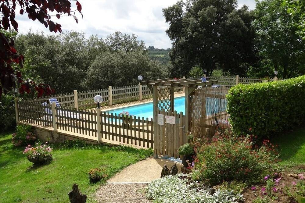 Appartement entier, Lieu enchanteur, calme appartement dans maison en pierre, beaucoup de charme! in Saint-Crépin-et-Carlucet, Périgord Noir