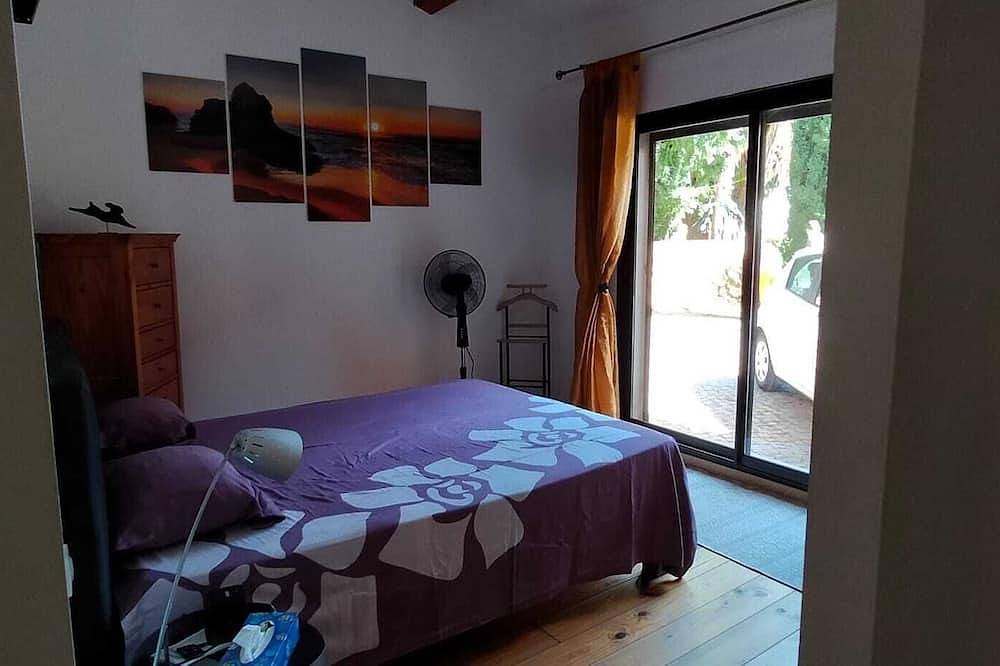 Villa with swimming pool, town center at 5', beaches at 10' in Toulon, Région de Toulon