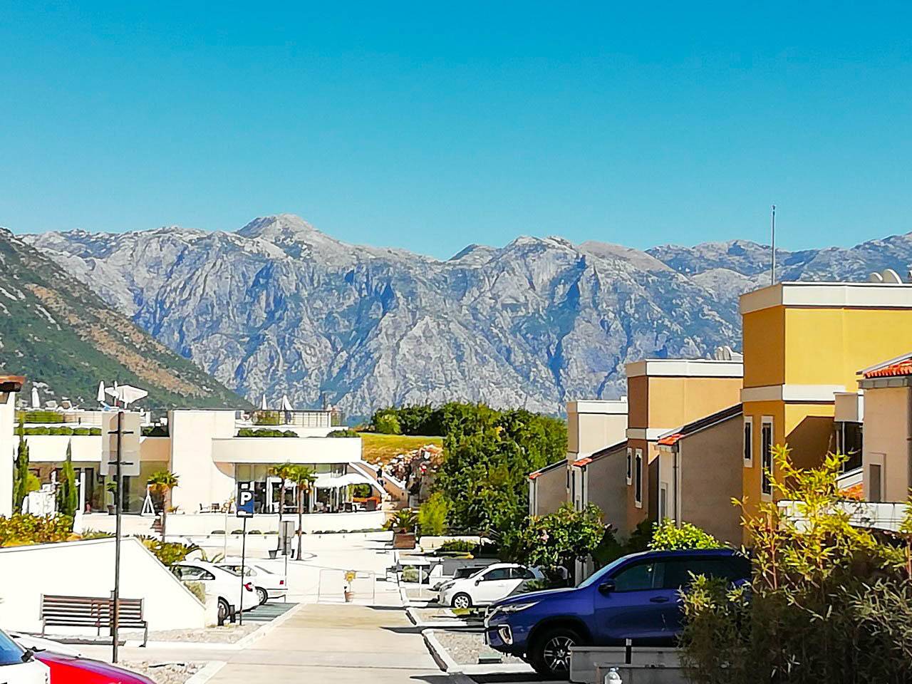 Apartamento vacacional entero, Apartamento de vacaciones para 4 personas con jardín in Donji Morinj, Municipio de Kotor