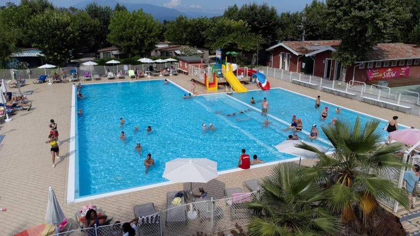 Camping für 4 Personen, mit Garten und Pool, mit Haustier in Moniga del Garda - 2