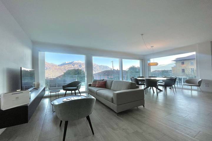 Gîte pour 6 personnes, avec piscine ainsi que vue sur le lac et terrasse dans Menaggio - 3