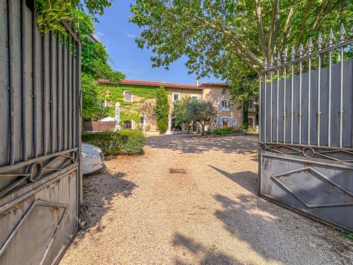 Belle chambre avec grand espace de vie - Reventin Vaugris in Reventin-Vaugris, Région de Vienne