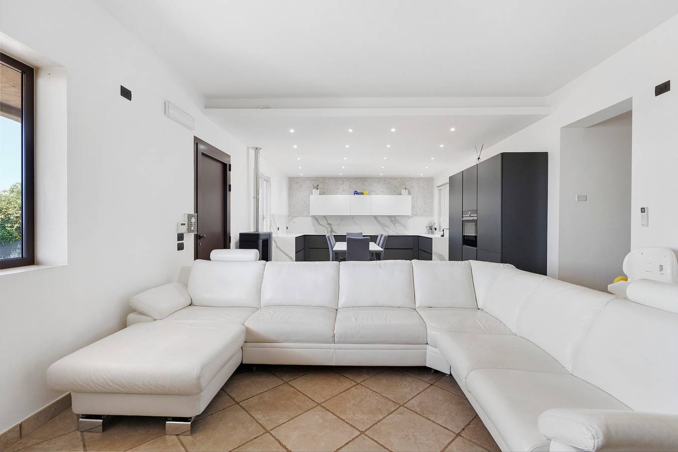 Entire apartment, 'Dimora Del Principe' with Sea View, Wi-Fi and Air Conditioning in Ragusa, Ragusa Province