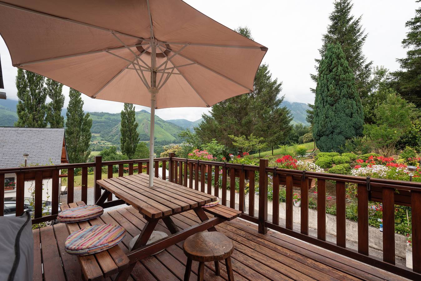 Landhaus 'La Grange Accous' mit Bergblick, Wi-Fi und Klimaanlage in Accous, Béarn