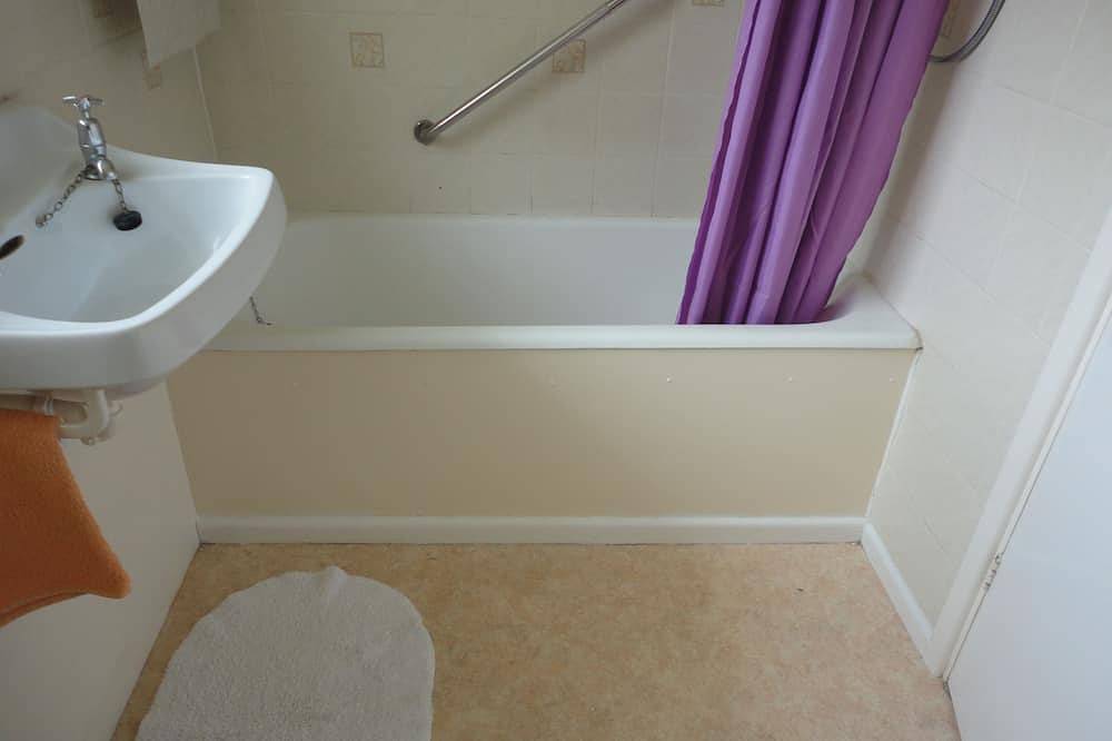 Comfortable Semi-detached Bungalow In Peaceful Location. Pets Welcome in Williton, Somerset
