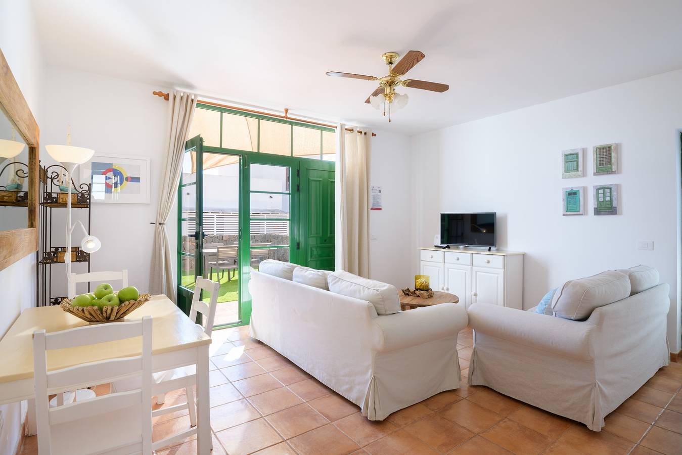 Ganze Wohnung, Ferienwohnung für 4 Personen mit Terrasse in Puerto Calero, Yaiza