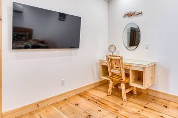 Cabin for 4 Guests in Bass Lake, Madera County, Picture 3