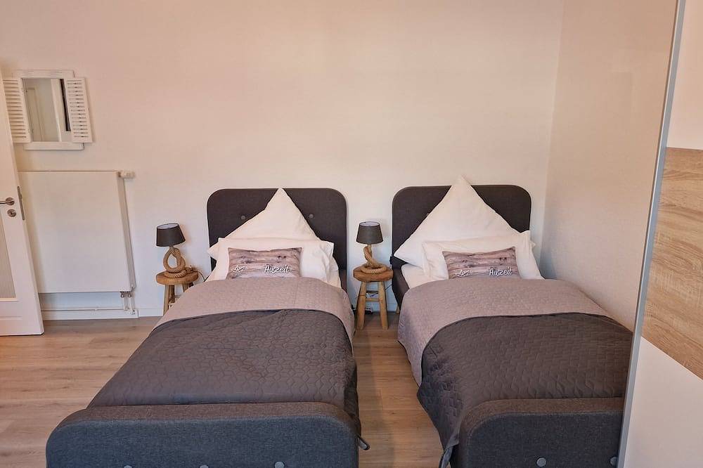 Ganze Wohnung, Ruhig gelegene Ferienwohnung mit Garten in Kieler Förde, Kronshagen