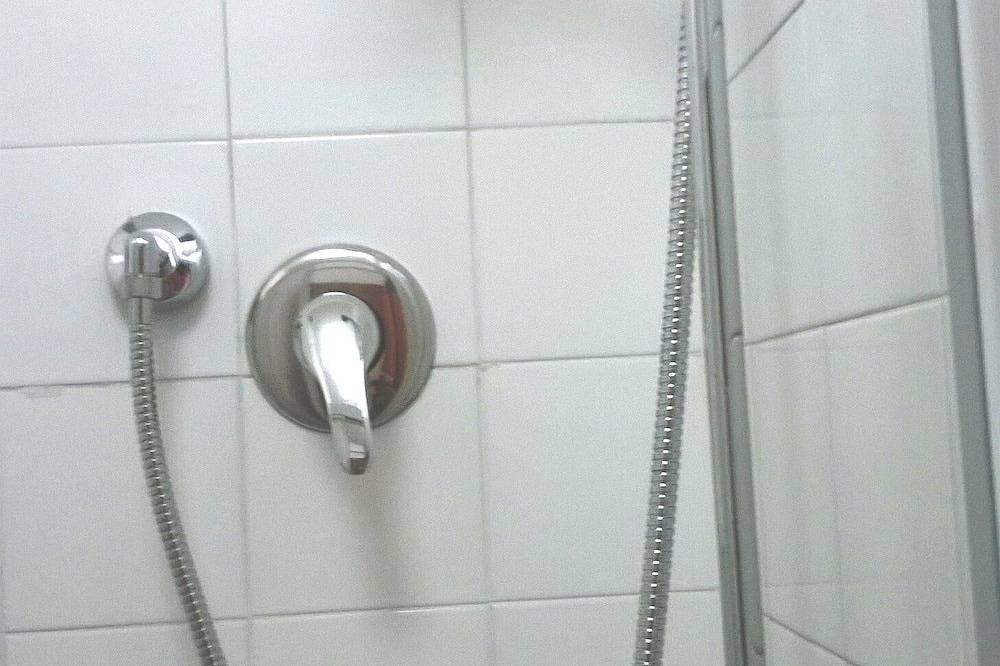 Ganze Wohnung, Salento-Wohnung in Residenz 5 Betten nur wenige Schritte vom Meer entfernt. in Lido Marini, Golf von Tarent