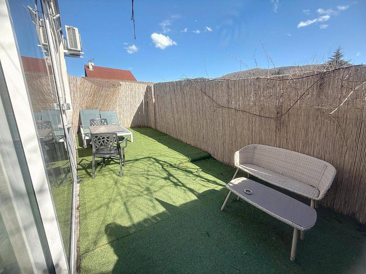 Appartement entier, La discrète romantique, appartement avec jacuzzi in Charavines, Lac de Paladru