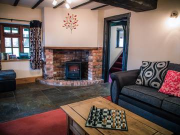 Log Cabin for 5 People in Little Malvern, Worcestershire, Photo 3