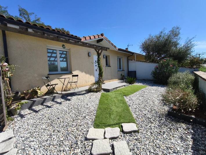 Location de vacances pour 2 personnes, avec Terrasse et Jardin à Narrosse