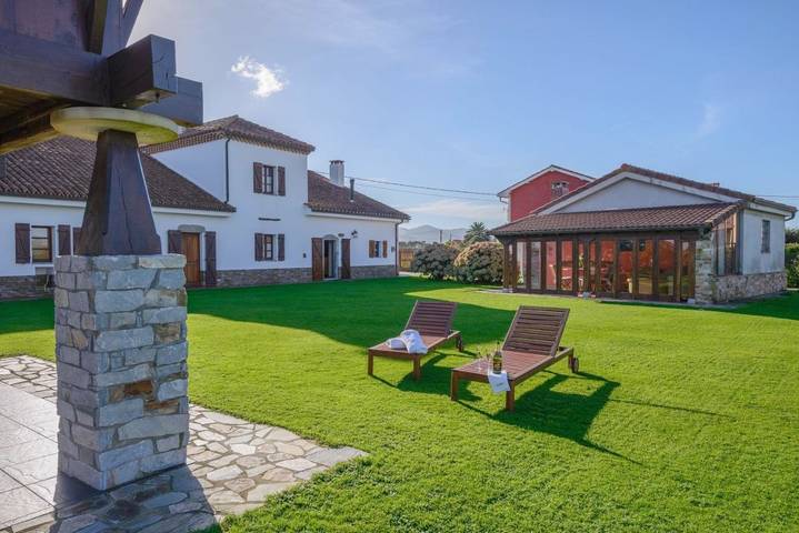 Casa rural para 6 personas, con Balcón y Jacuzzi además de Terraza y Jardín en Cudillero