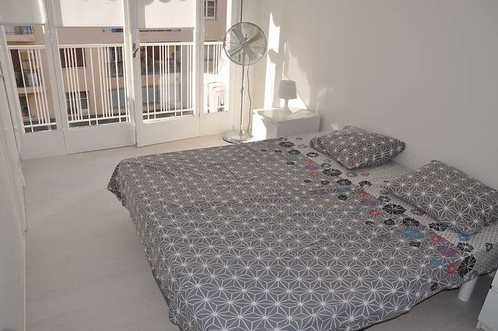 Appartement entier, Beau 2 P, centre ville, 100 m des plages,  Air Conditionné in Menton, Côte méditerranéenne (France)