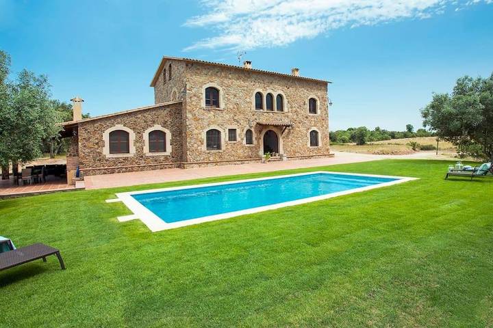 Casa rural para 14 personas, con Terraza y Jardín además de Piscina y Vistas en Fontanillas