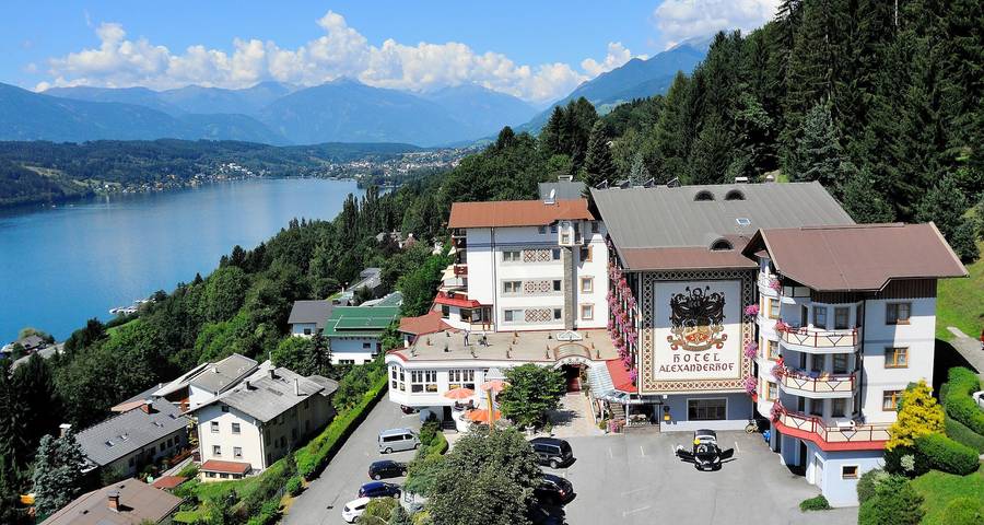 Hôtel pour 3 personnes, avec piscine et sauna ainsi que jacuzzi et jardin, adapté aux familles