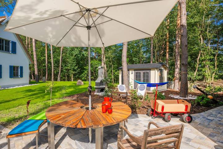 Ferienhaus auf Usedom im Fischerdorf im Grünen – mit Sauna & großem Garten in Zirchow, Usedom