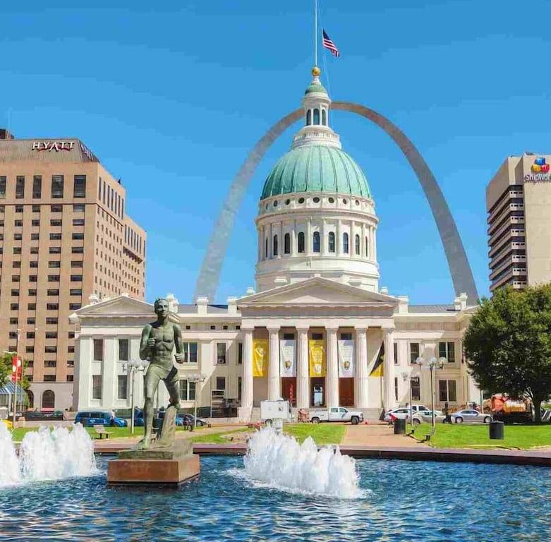 Hotel for 2 Guests in St. Louis, Missouri