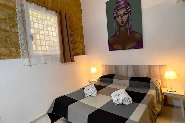 Casa antica ristrutturata in Piazza del Teatro a pochi passi della via Atenea in Agrigento, Provincia di Agrigento