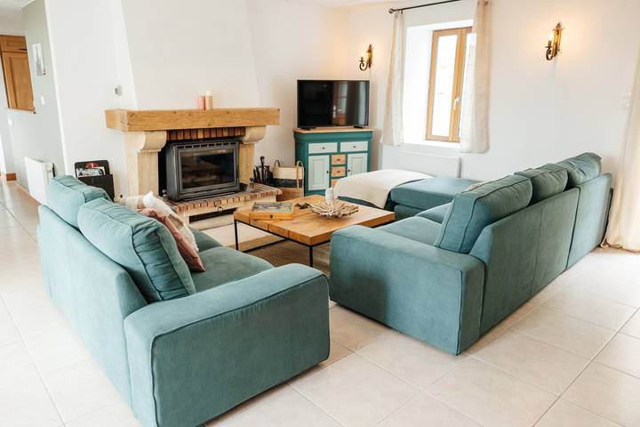 Gîte pour 8 personnes, avec piscine ainsi que balcon et jardin à Les Châtelliers-Châteaumur - 2