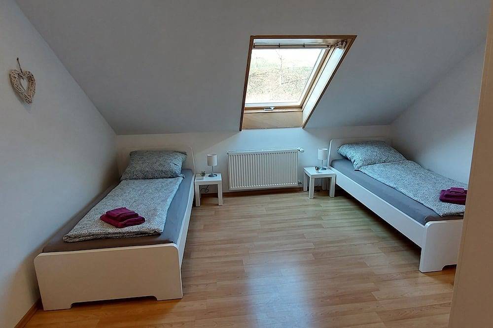 Ganze Wohnung, 8 person holiday home with a view of the countryside in Mörlenbach, Bergstraße