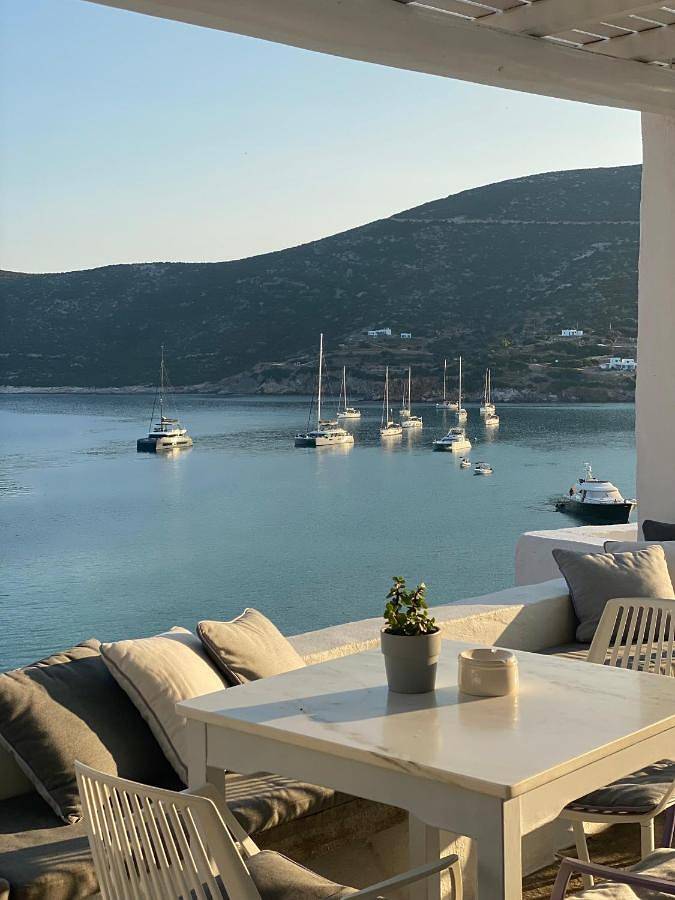 Location de vacances pour 2 personnes, avec balcon ainsi que vue et piscine dans Platis Gialos Sifnos - 4